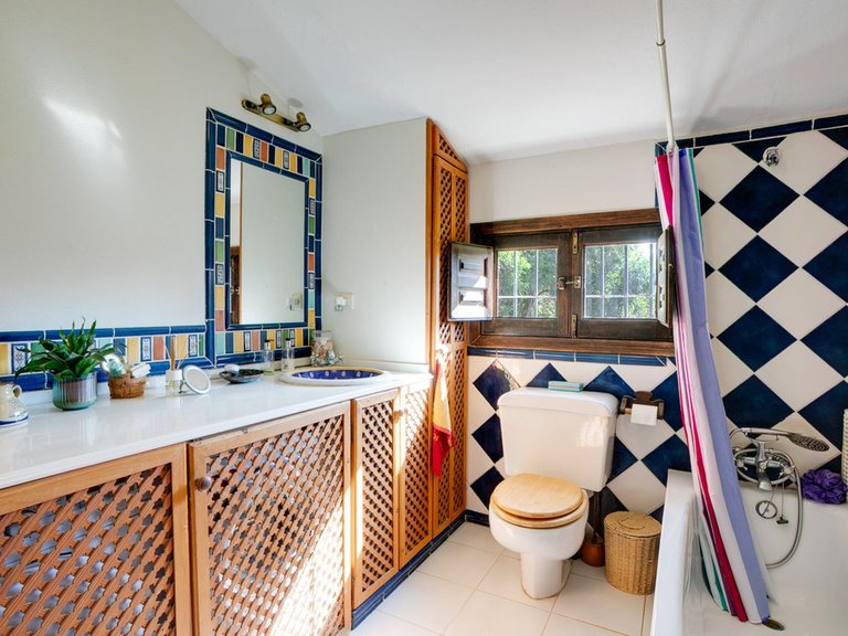 Villa for Sale in Estepona, Malaga 10