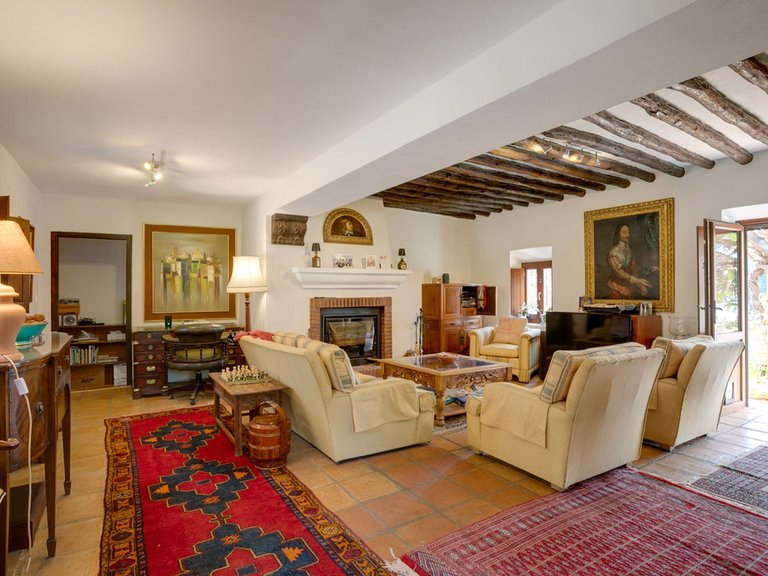 Villa for Sale in Estepona, Malaga 6