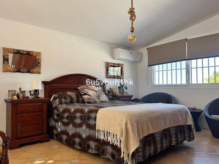 Villa for Sale in Alhaurín De La Torre, Malaga 24