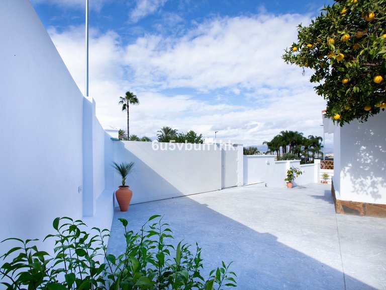 Villa for Sale in Alhaurín De La Torre, Malaga 42