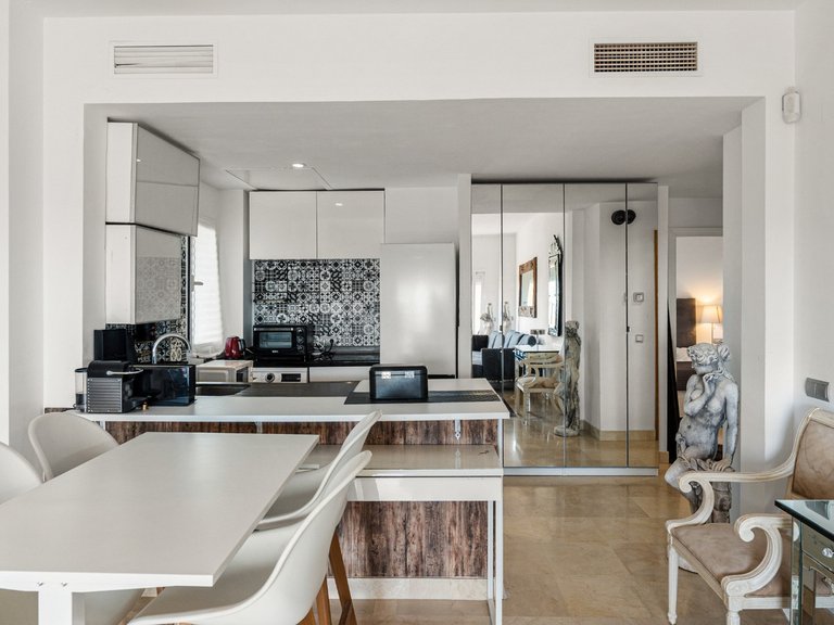 Apartment for Sale in Benahavís, Malaga 11