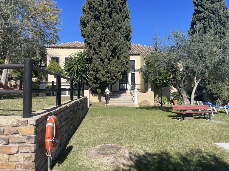 Apartment for Sale in Los Almendros, Malaga 10