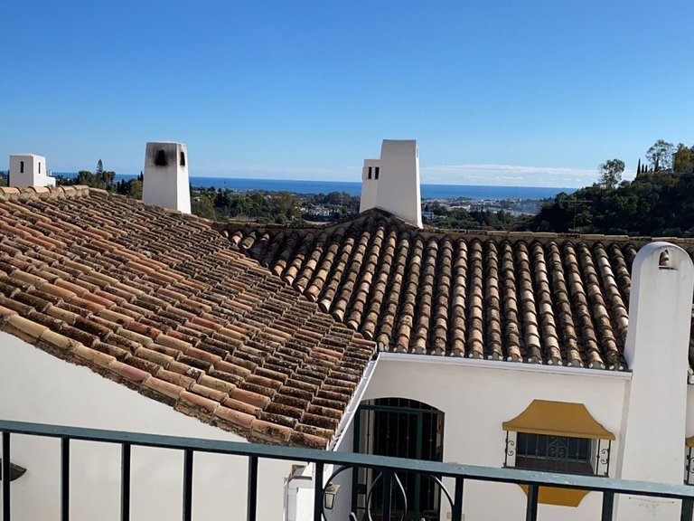 Apartment for Sale in Los Almendros, Malaga 2