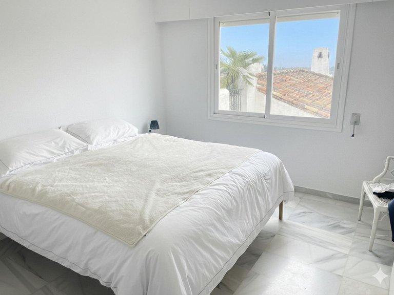 Apartment for Sale in Los Almendros, Malaga 7