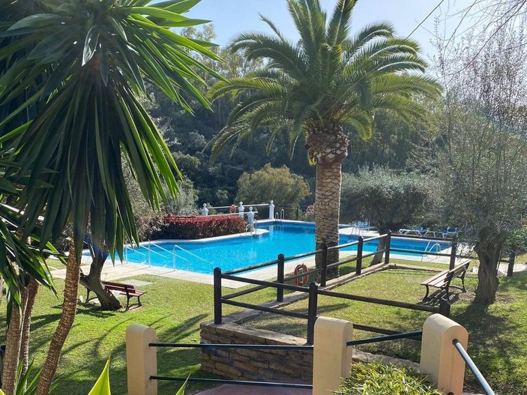 Apartment for Sale in Los Almendros, Malaga 9