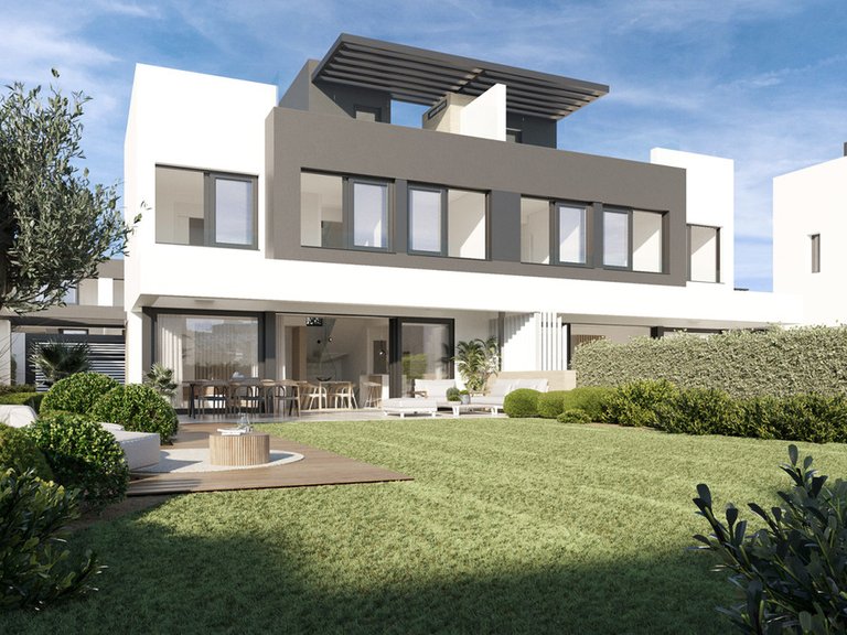 Town House for Sale in Atalaya, Malaga 10