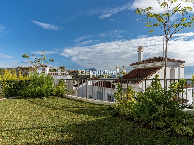 Apartment for Sale in Benahavís, Malaga 18