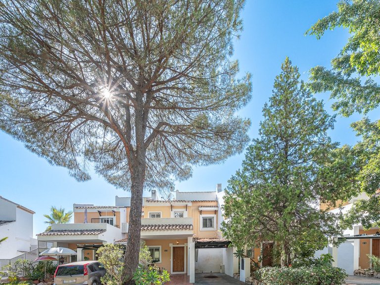 Villa for Sale in Benahavís, Malaga 1
