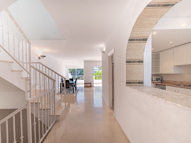 Villa for Sale in Benahavís, Malaga 11
