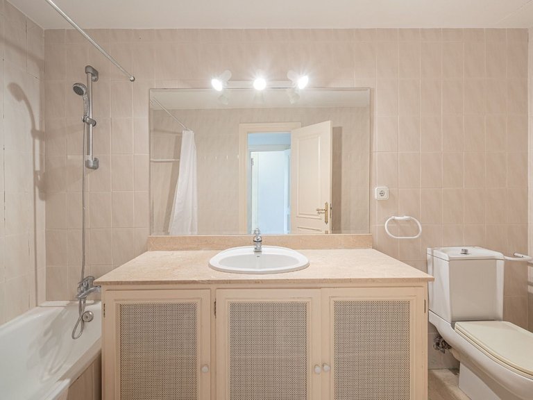 Villa for Sale in Benahavís, Malaga 12