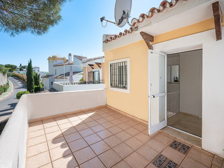 Villa for Sale in Benahavís, Malaga 2