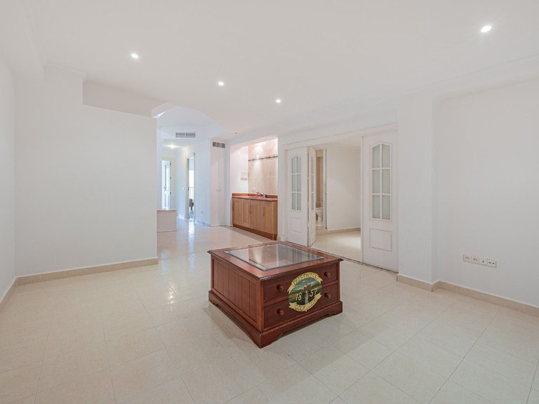 Villa for Sale in Benahavís, Malaga 9