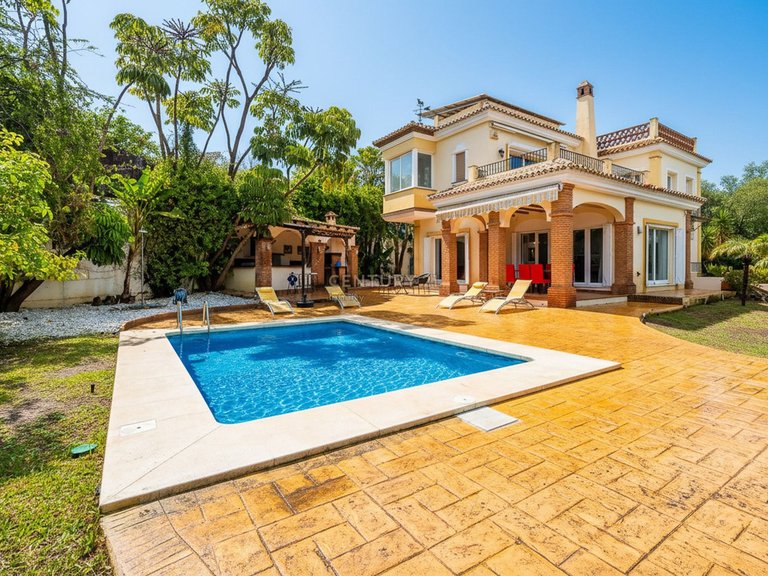 Villa for Sale in Mijas Golf, Malaga 1