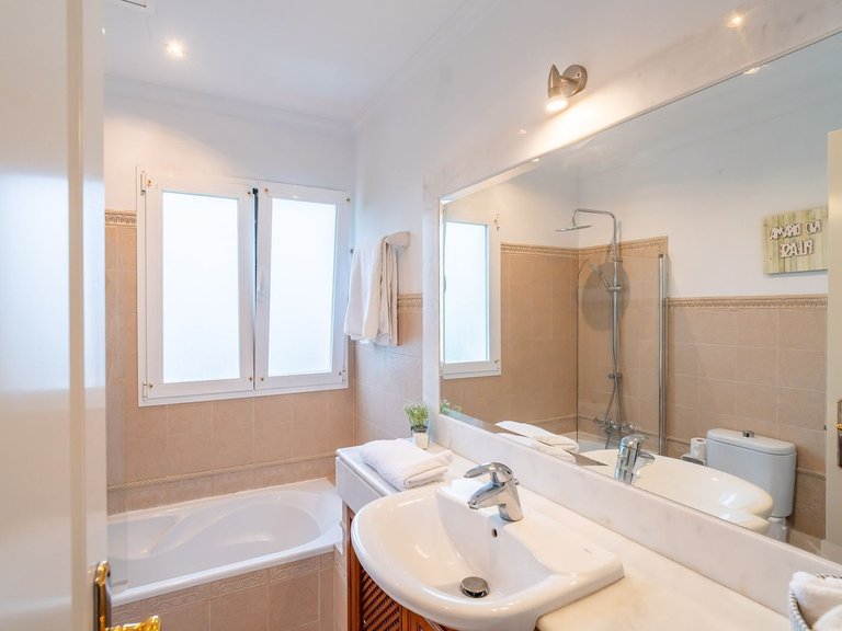 Villa for Sale in Mijas Golf, Malaga 11