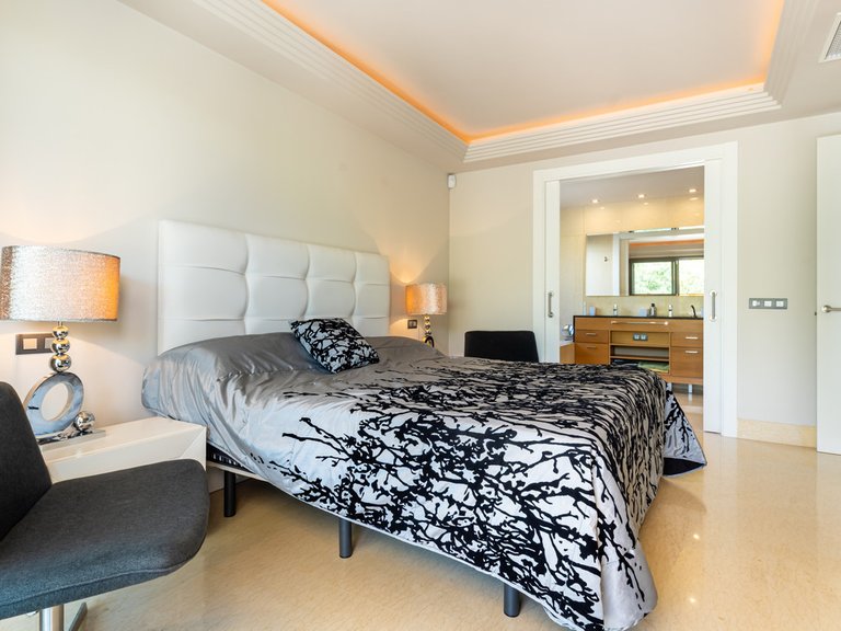 Apartment for Sale in Benahavís, Malaga 13