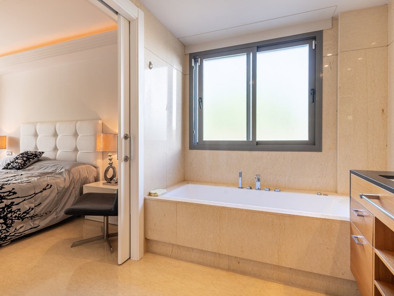 Apartment for Sale in Benahavís, Malaga 14