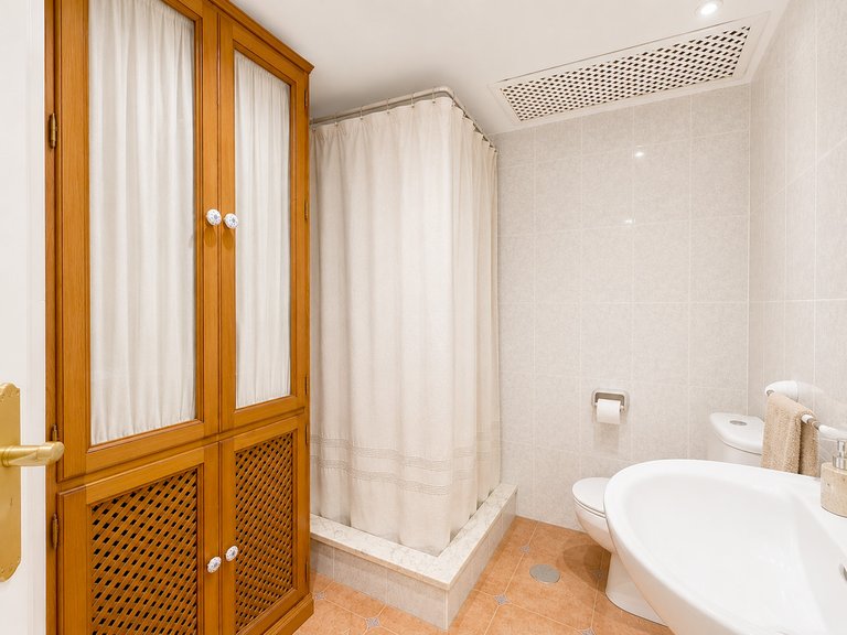 Villa for Sale in Estepona, Malaga 23