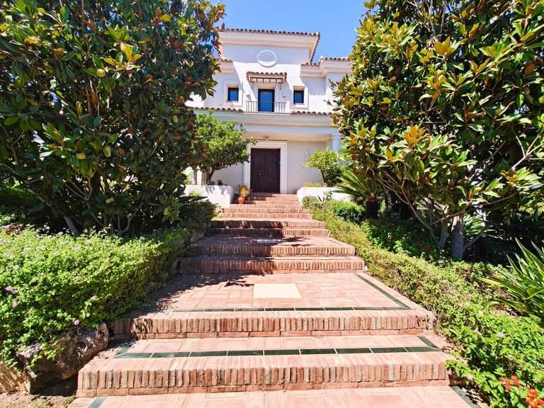 Villa for Sale in San Roque Club, Cadiz 5