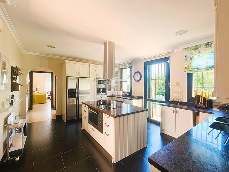 Villa for Sale in San Roque Club, Cadiz 9
