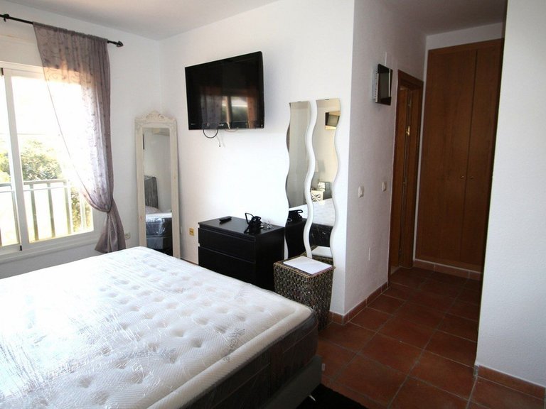 Villa for Sale in Los Pacos, Malaga 14