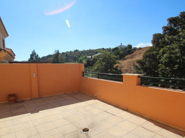 Villa for Sale in Los Pacos, Malaga 3