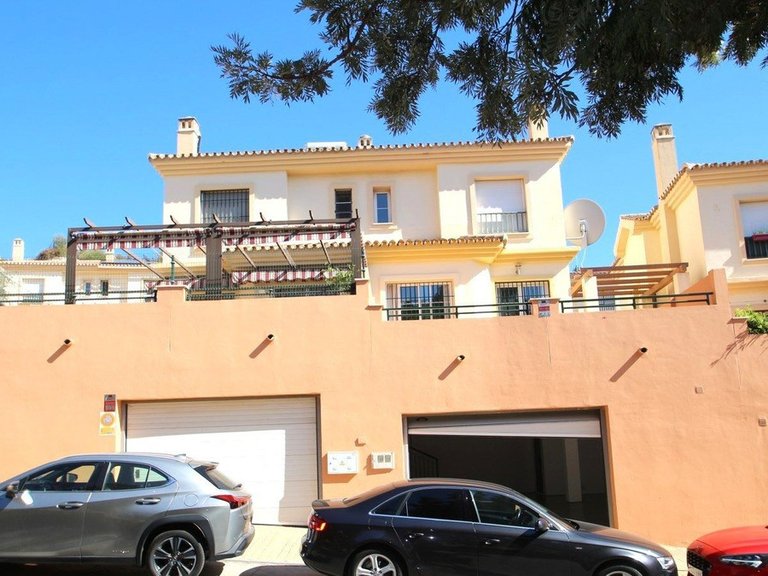Villa for Sale in Los Pacos, Malaga 33