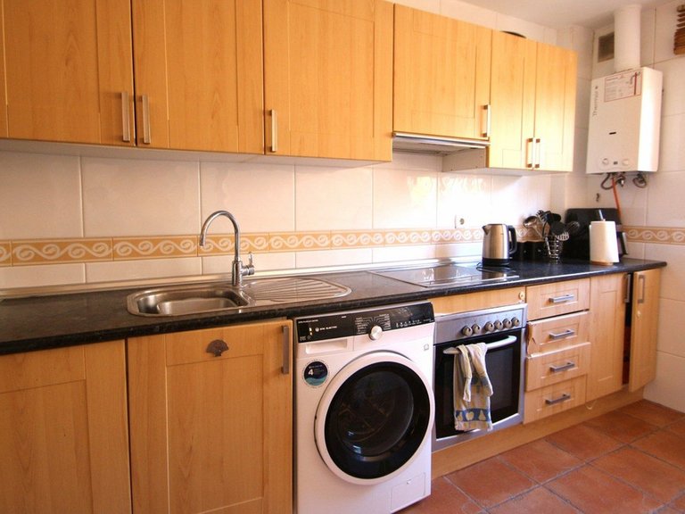 Villa for Sale in Los Pacos, Malaga 8