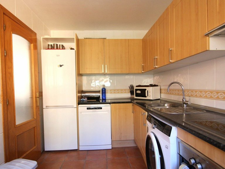 Villa for Sale in Los Pacos, Malaga 9