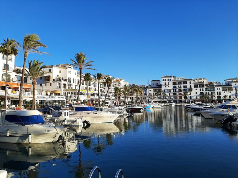 Apartment for Sale in La Duquesa, Malaga 32
