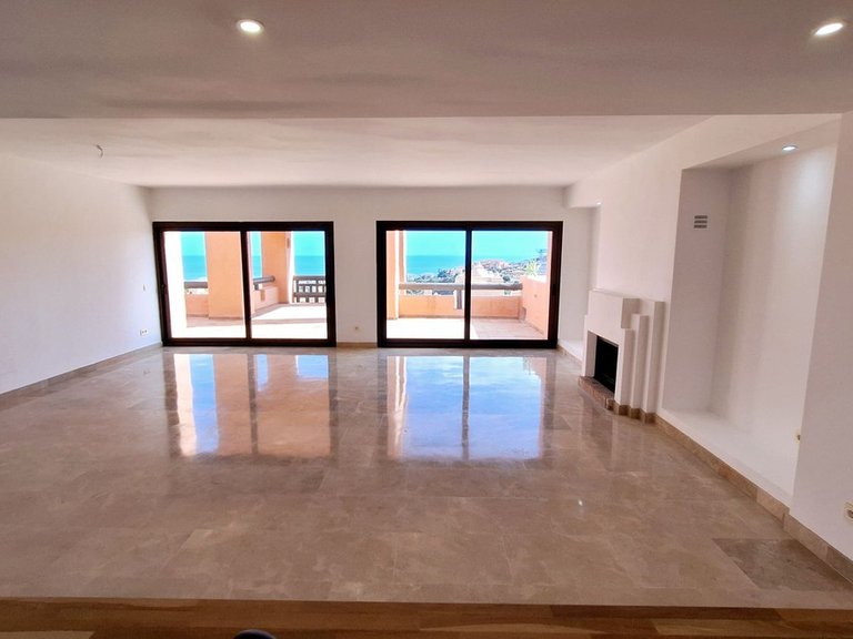 Apartment for Sale in La Duquesa, Malaga 4