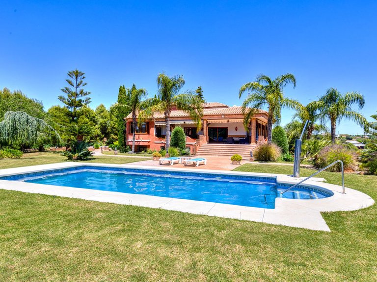 Villa for Sale in Coín, Malaga 1