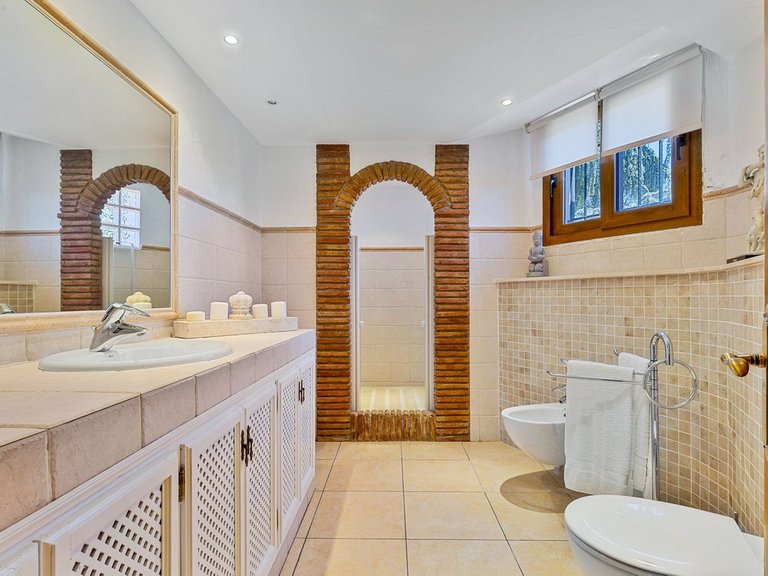 Villa for Sale in Coín, Malaga 16