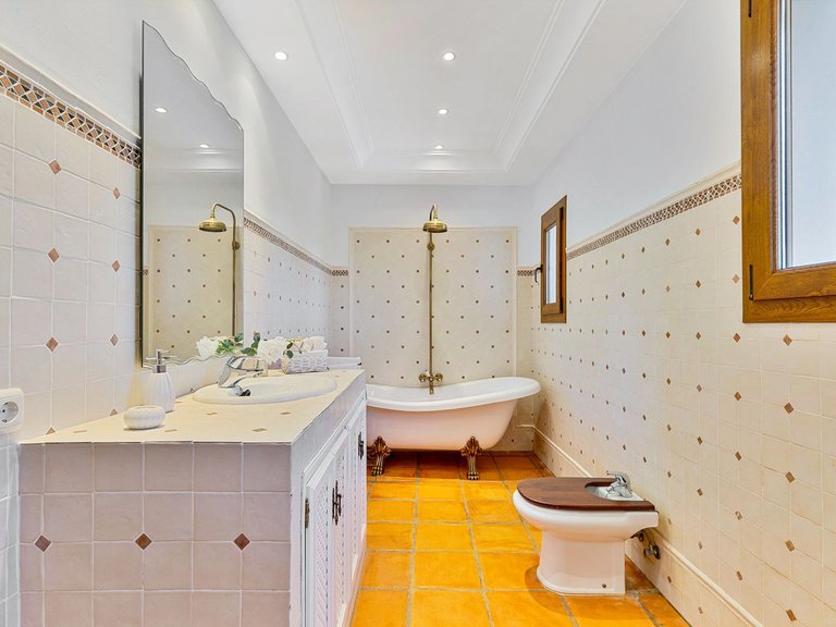 Villa for Sale in Coín, Malaga 25