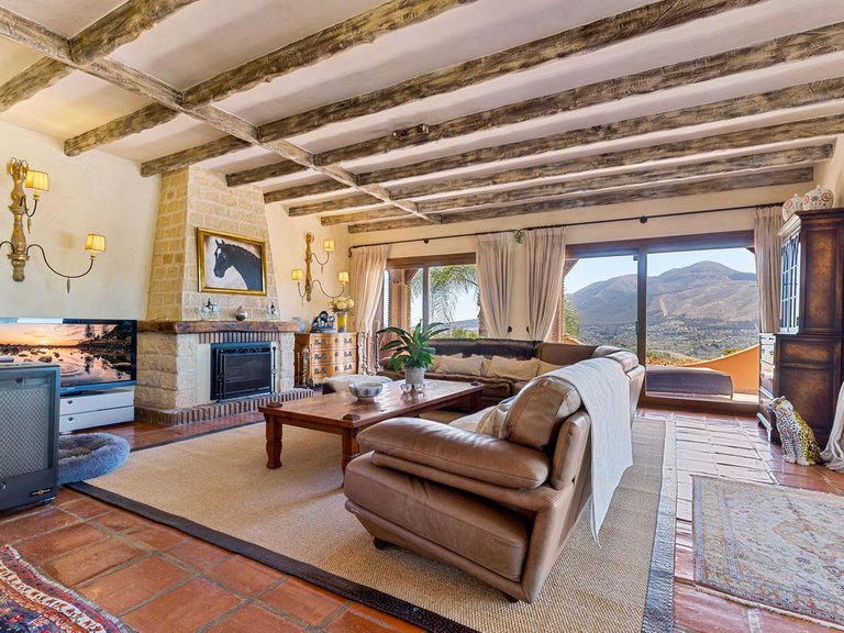 Villa for Sale in Coín, Malaga 3