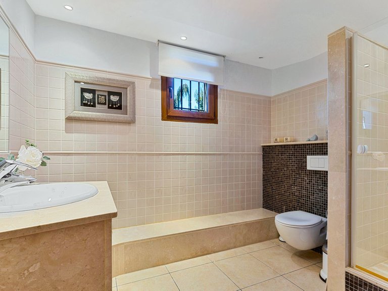 Villa for Sale in Coín, Malaga 35