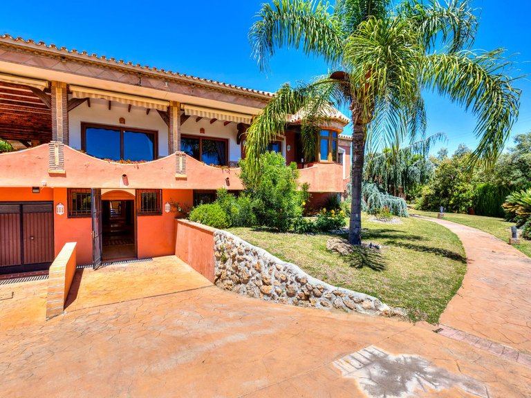 Villa for Sale in Coín, Malaga 60