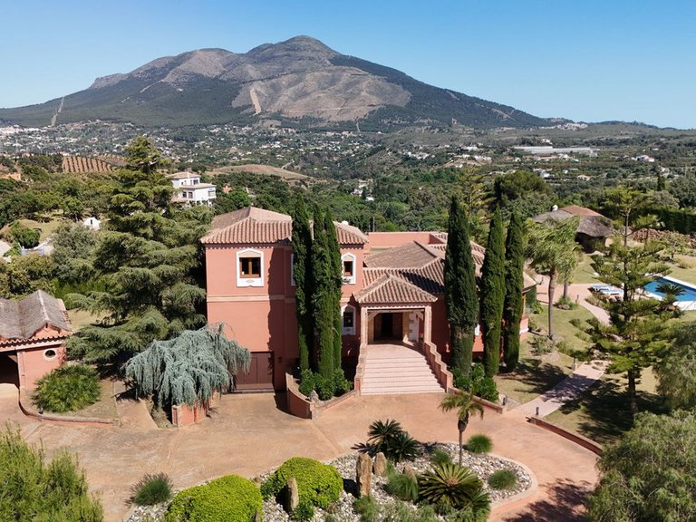 Villa for Sale in Coín, Malaga 65