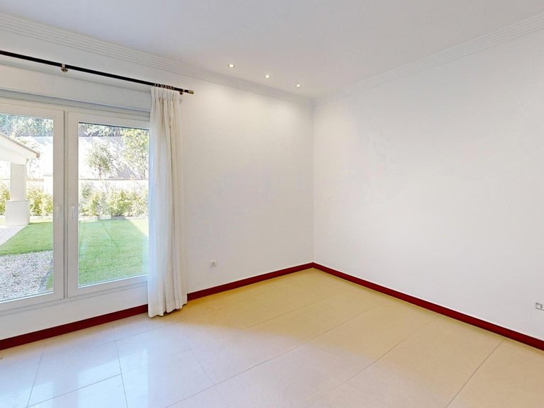 Villa for Sale in Sotogrande Costa, Cadiz 31