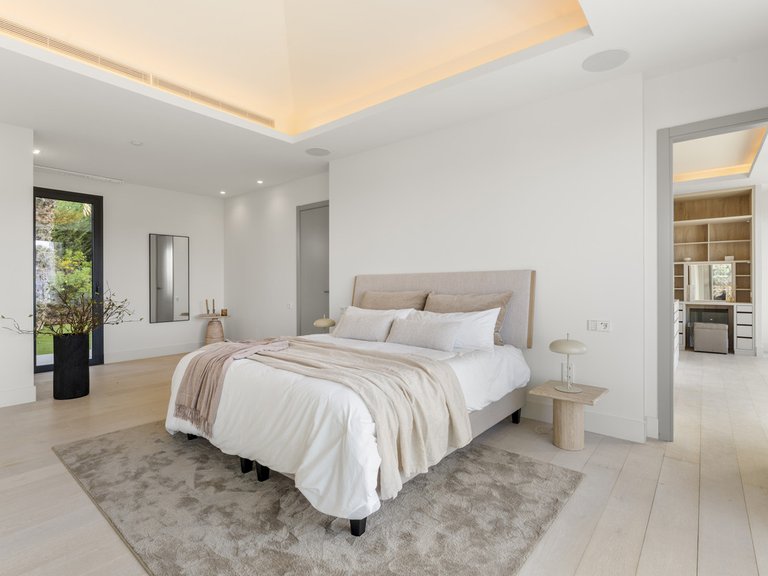 Villa for Sale in Estepona, Malaga 15