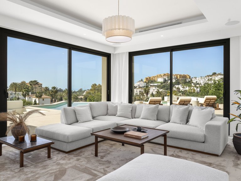 Villa for Sale in Estepona, Malaga 2