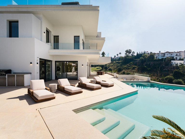 Villa for Sale in Estepona, Malaga 20
