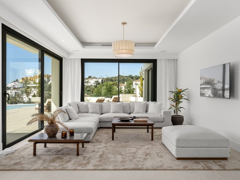 Villa for Sale in Estepona, Malaga 3