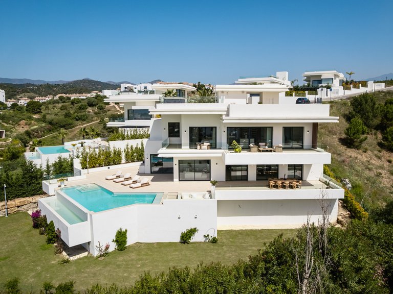 Villa for Sale in Estepona, Malaga 35