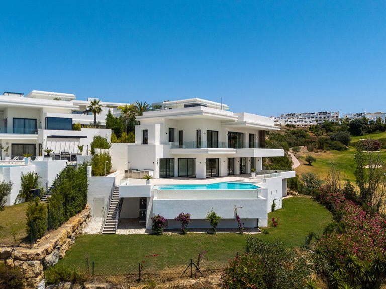 Villa for Sale in Estepona, Malaga 36