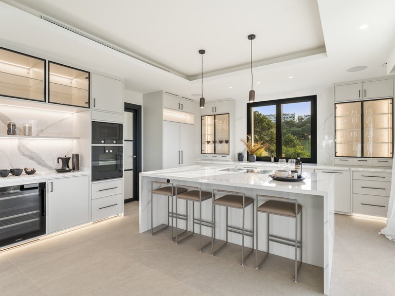 Villa for Sale in Estepona, Malaga 5