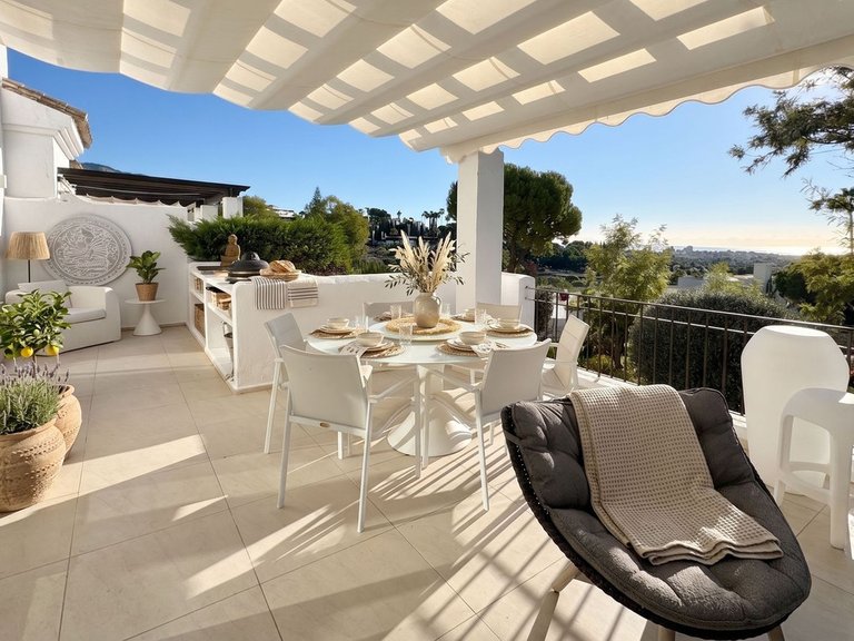 Apartment for Sale in Nueva Andalucía, Malaga 1