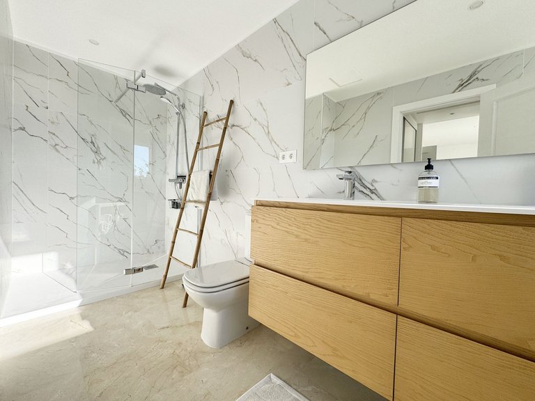 Apartment for Sale in Nueva Andalucía, Malaga 23