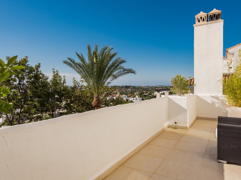 Apartment for Sale in Nueva Andalucía, Malaga 26