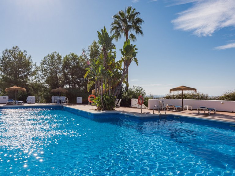 Apartment for Sale in Nueva Andalucía, Malaga 28