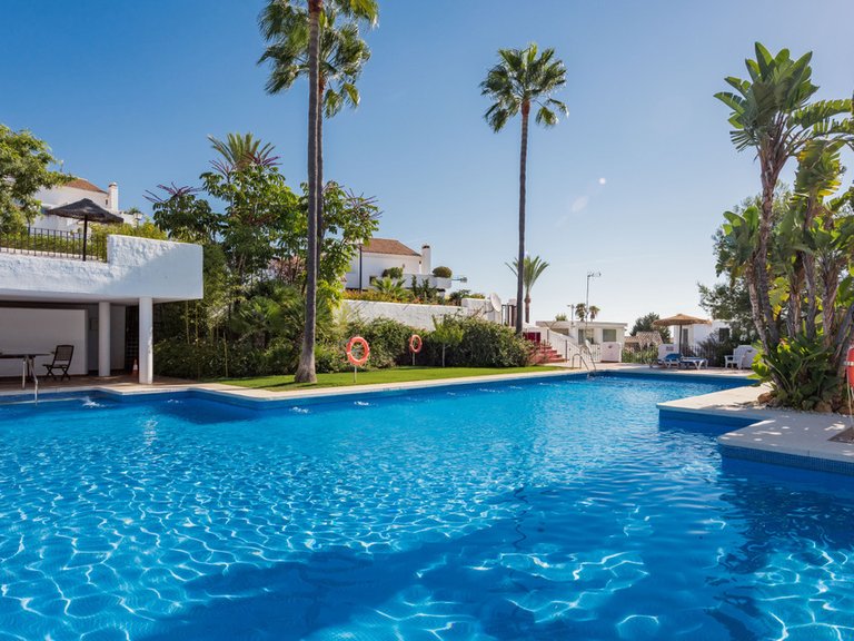 Apartment for Sale in Nueva Andalucía, Malaga 29